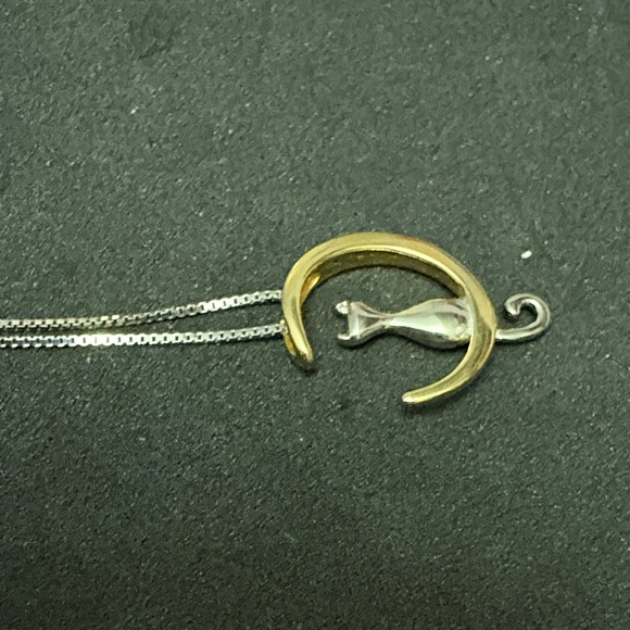 Elegant 925 Sterling Silver Gold Plating  Cat Pendant Necklace - Picture 3 of 6